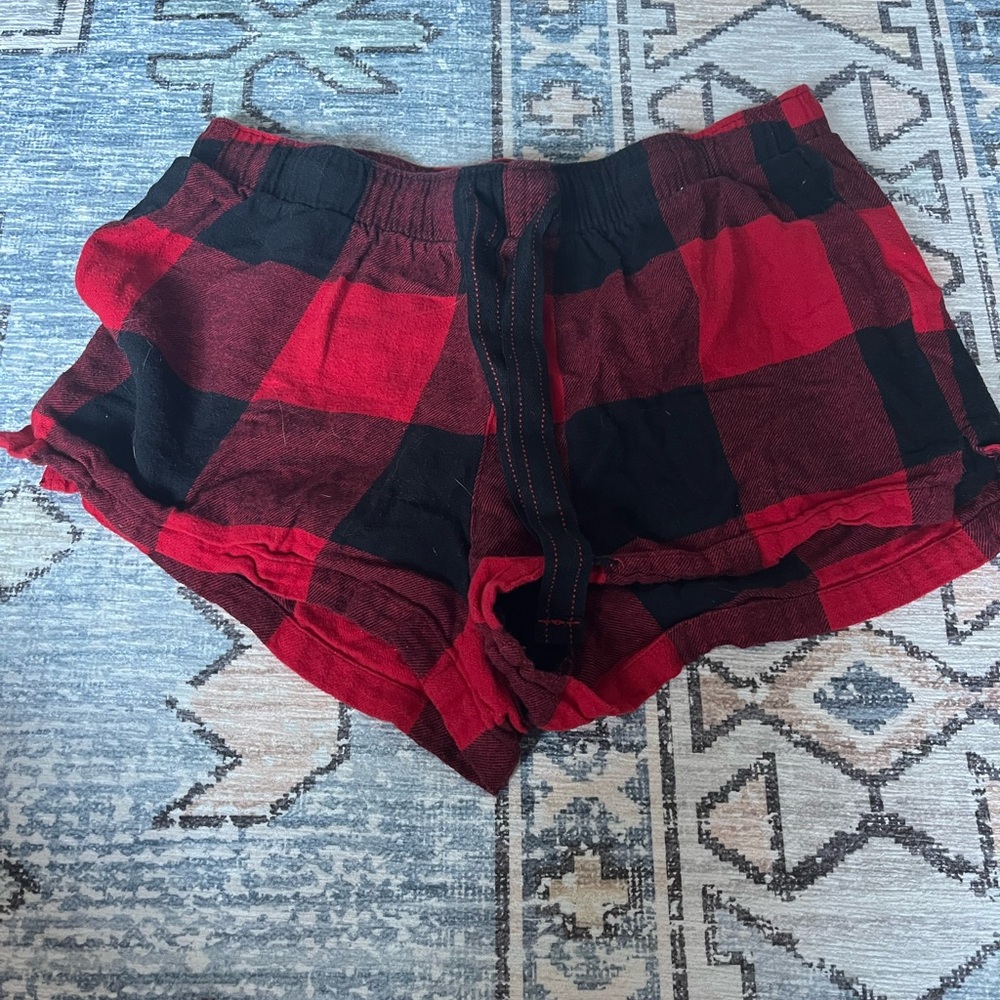 Old Navy Women's pajama Shorts - Red and Black Plaid